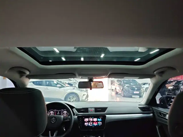 Skoda Superb — Фото автомобиля 17