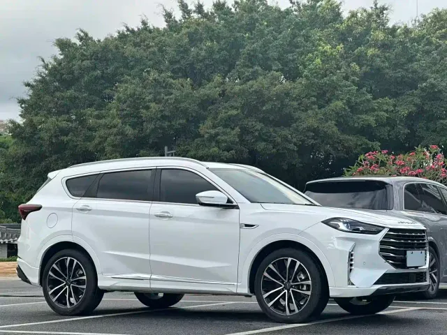 Jetour X70 Plus — Фото автомобиля 3