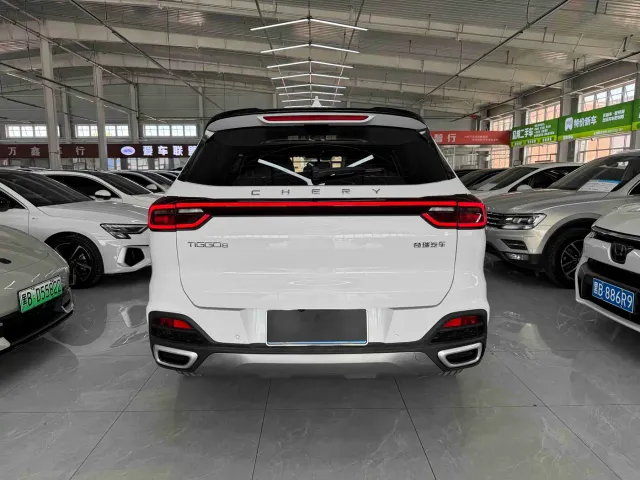 Chery Tiggo 8 — Фото автомобиля 5
