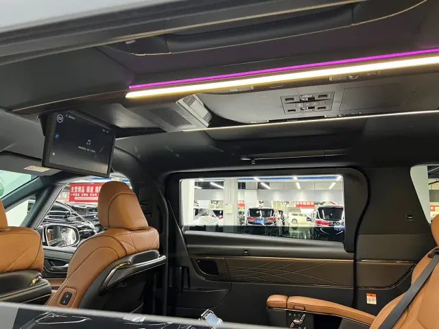 Toyota Alphard — Фото автомобиля 10