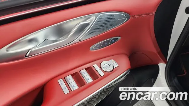 Genesis GV70 — Фото автомобиля 28