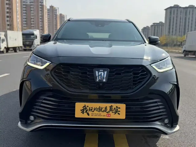 Фотография автомобиля — Toyota Crown Kluger