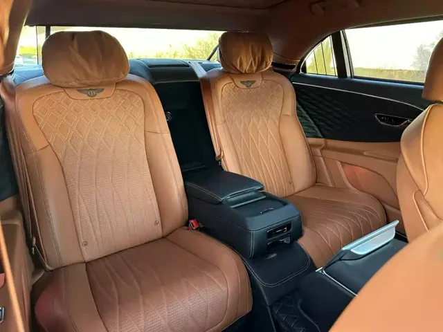 Bentley Flying Spur — Фото автомобиля 5