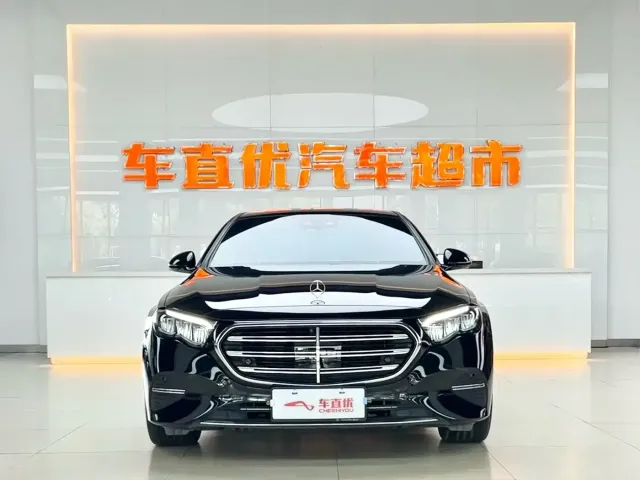 Mercedes-Benz E-Class — Фото автомобиля 3