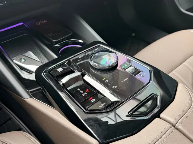 BMW 5 Series — Фото автомобиля 11