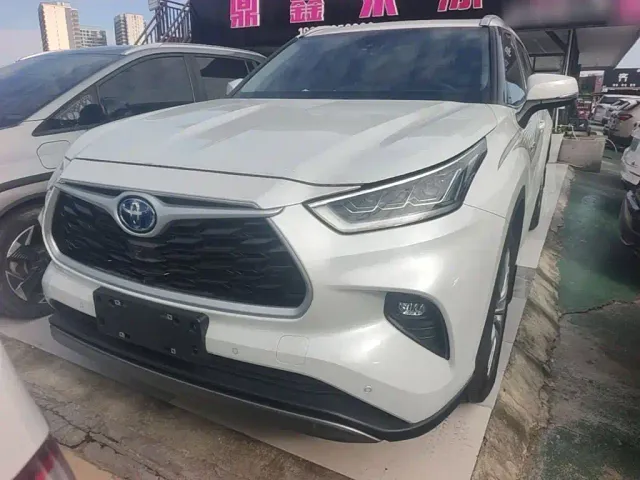 Toyota Highlander — Фото автомобиля 2