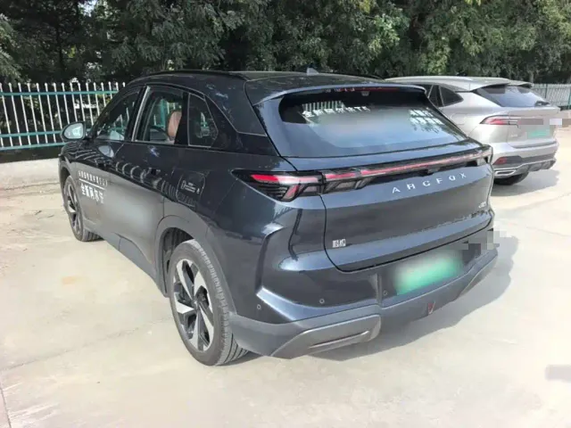 Arcfox Alpha T5 — Фото автомобиля 4