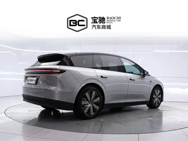 Li Auto i6 — Фото автомобиля 3