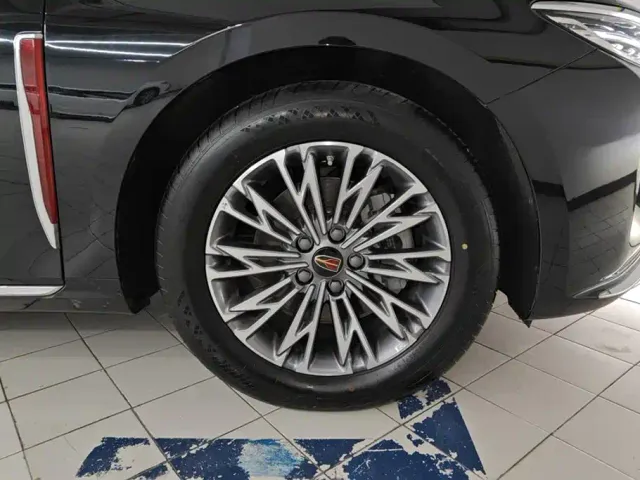 Hongqi H5 — Фото автомобиля 6