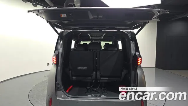 Toyota Alphard — Фото автомобиля 16