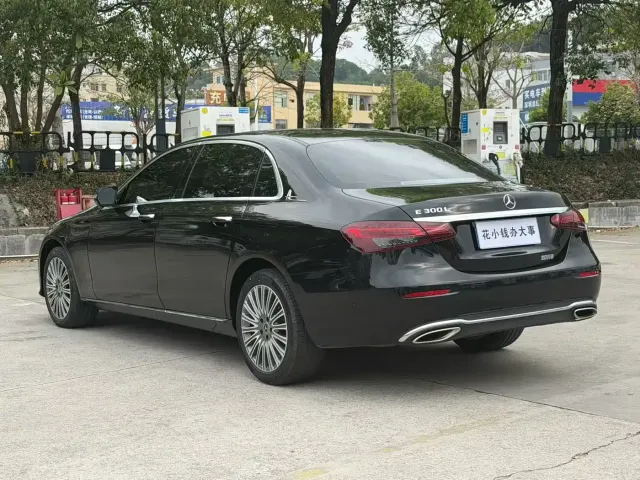 Mercedes-Benz E-Class — Фото автомобиля 6
