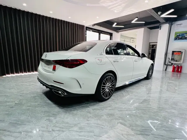 Mercedes-Benz C-Class — Фото автомобиля 3