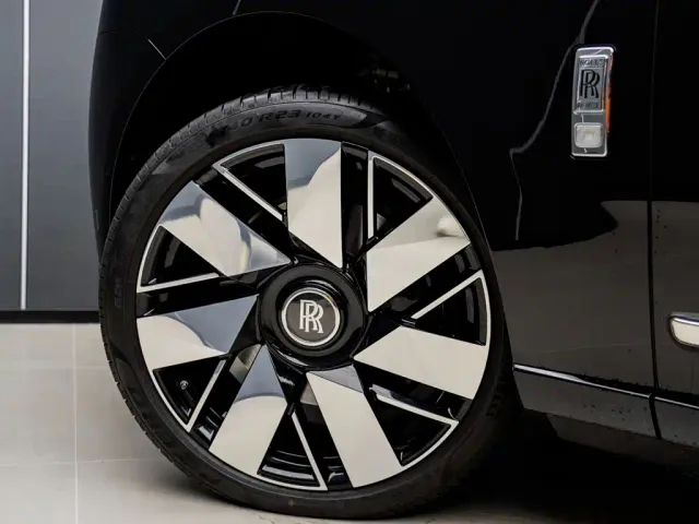 Rolls-Royce Cullinan — Фото автомобиля 24
