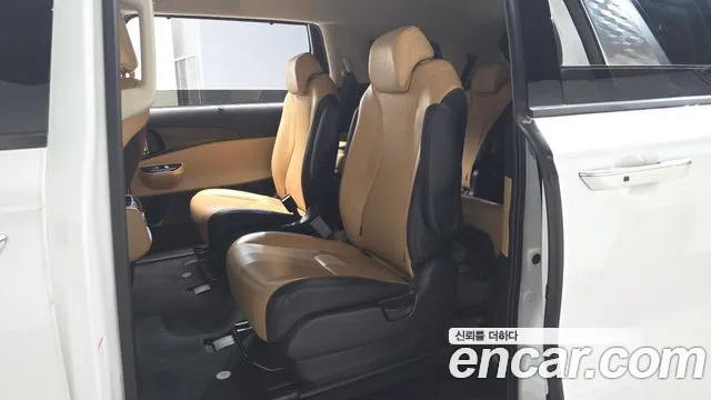 Kia Canival Carnival 4 поколение Бензин 9 мест Noblesse — Фото автомобиля 12