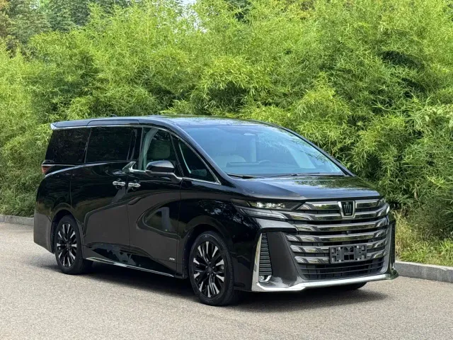 Toyota Vellfire — Фото автомобиля 3