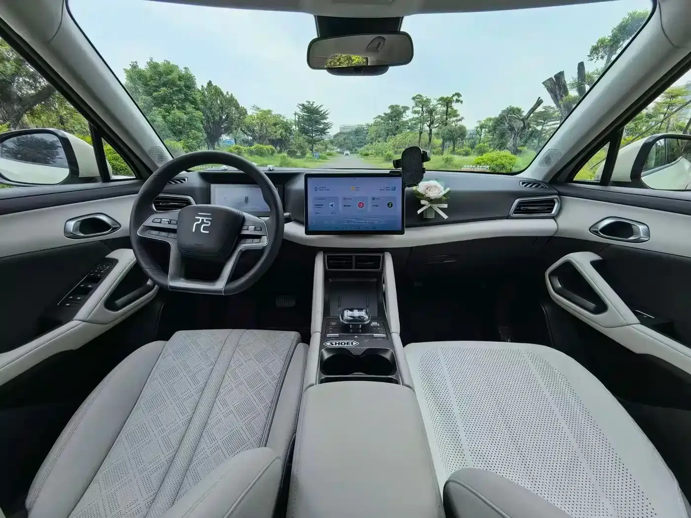 BYD Yuan UP 2024 401KM Leading Edition — Фото автомобиля 6