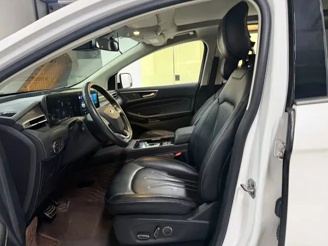 Ford Edge — Фото автомобиля 11