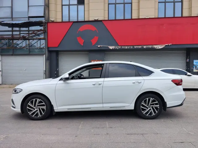Volkswagen Lavida — Фото автомобиля 5