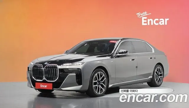 Фотография автомобиля — BMW 7 Series G70