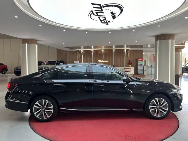Honda Accord — Фото автомобиля 4