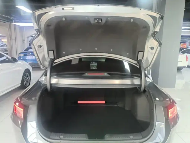 Changan Eado — Фото автомобиля 18