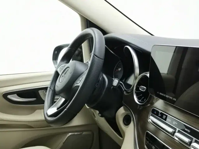 Mercedes-Benz V-Class — Фото автомобиля 22