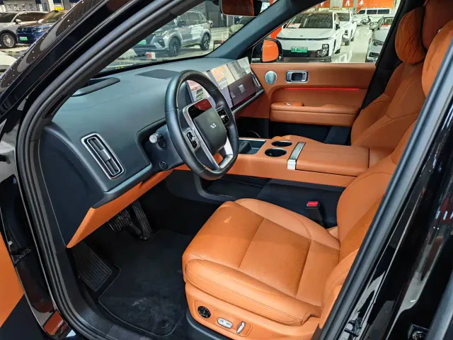 Li Auto L6 — Фото автомобиля 7