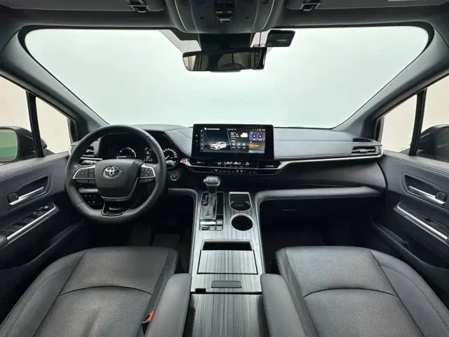 Toyota Sienna — Фото автомобиля 20
