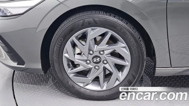 Hyundai Avante CN7 — Фото автомобиля 4