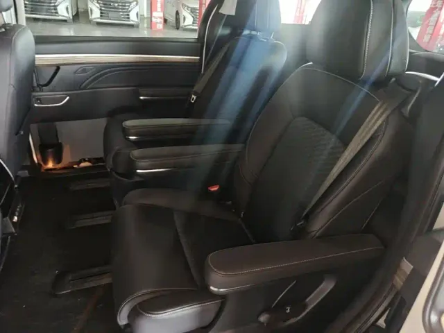GAC Trumpchi M8 — Фото автомобиля 16