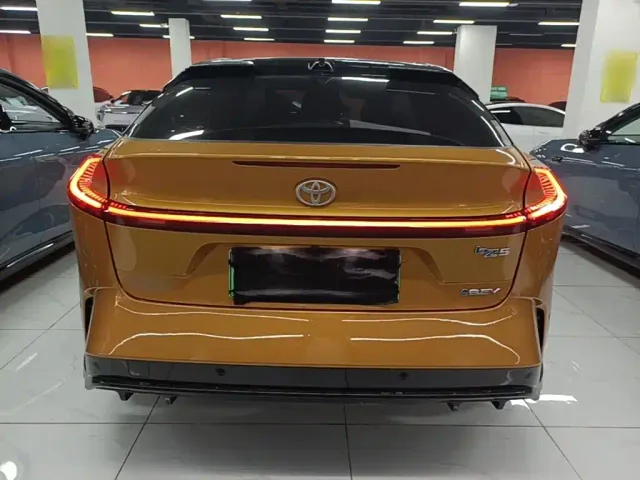 Toyota bZ5 — Фото автомобиля 5