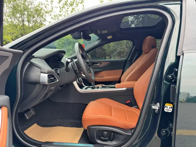 Jaguar XEL — Фото автомобиля 8