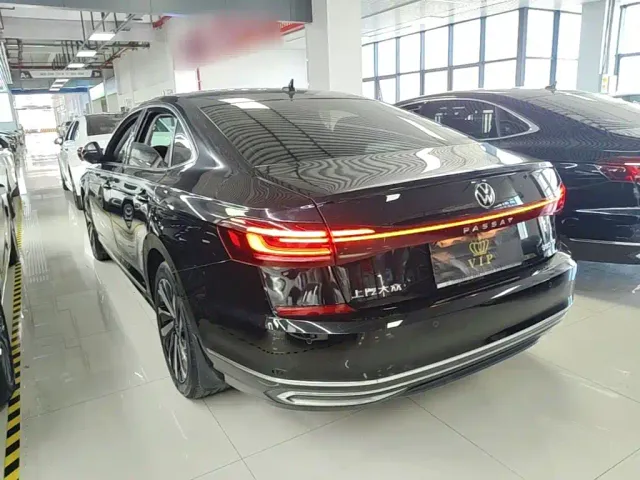 Volkswagen Passat — Фото автомобиля 4