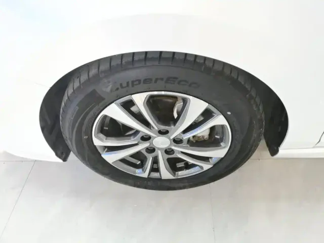 Changan Eado — Фото автомобиля 22