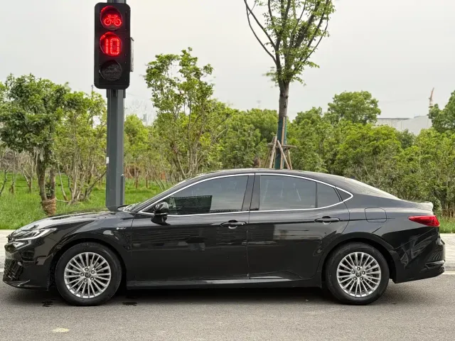 Toyota Camry — Фото автомобиля 7