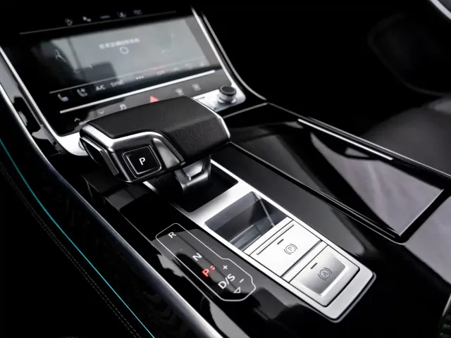 Audi A8 — Фото автомобиля 21