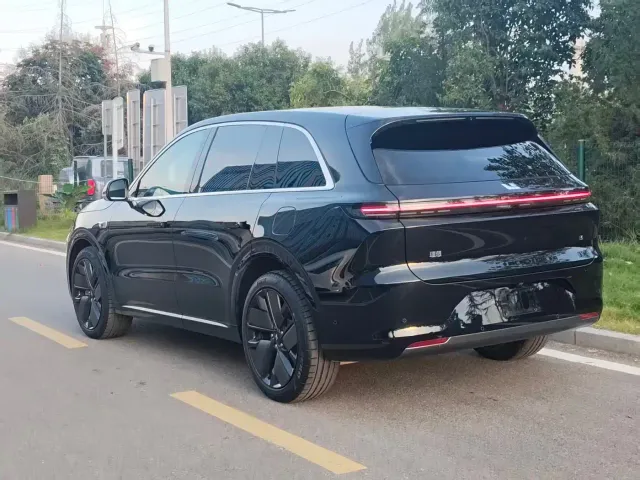 Li Auto L6 — Фото автомобиля 15