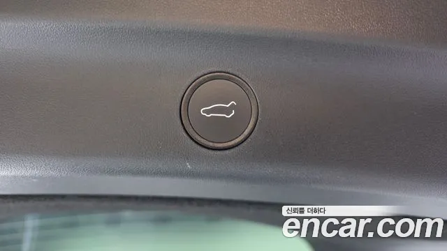 Tesla Model Y — Фото автомобиля 25
