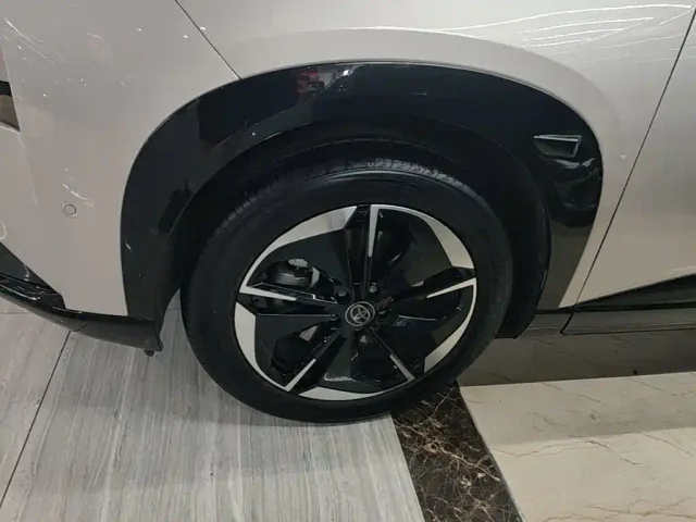 Toyota BoZhi 3X — Фото автомобиля 22