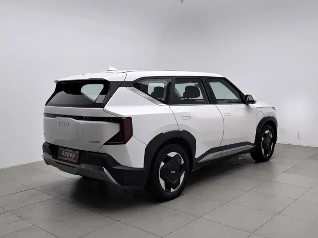 Kia EV5 — Фото автомобиля 2