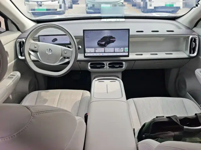 Leapmotor B10 — Фото автомобиля 9