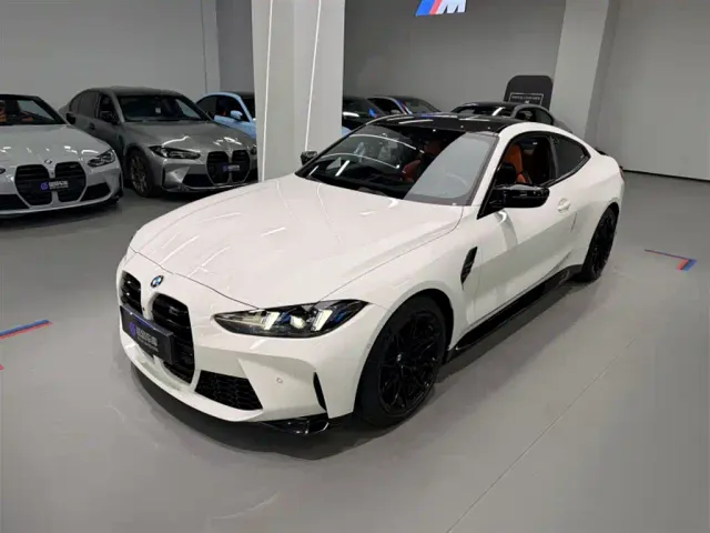 Фотография автомобиля — BMW M4