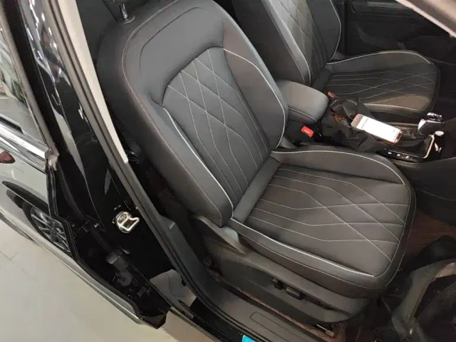 Volkswagen Tiguan L — Фото автомобиля 24