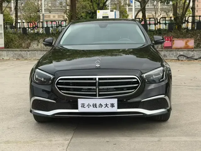 Mercedes-Benz E-Class — Фото автомобиля 2