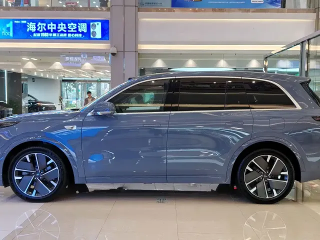 Li Auto Li L8 2025 Max Smart Renewal Edition — Фото автомобиля 5