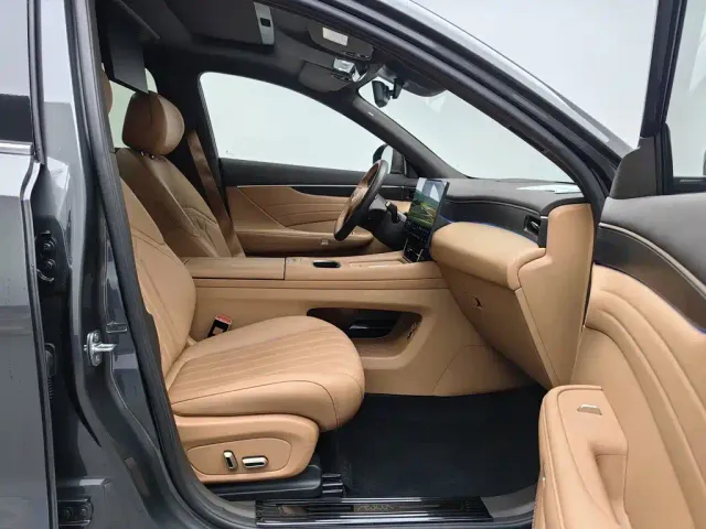 Dongfeng Aeolus L8 — Фото автомобиля 23
