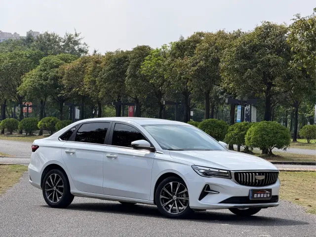 Geely Emgrand — Фото автомобиля 3