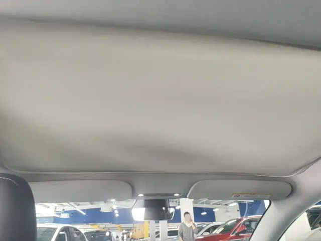Tesla Model 3 — Фото автомобиля 17