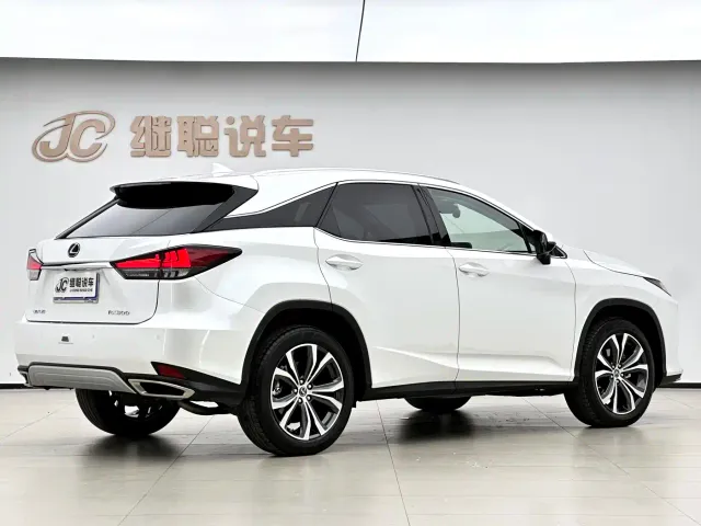 Lexus RX — Фото автомобиля 4
