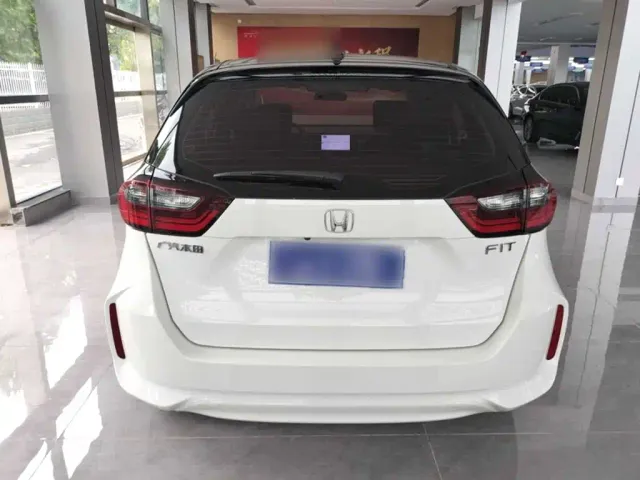 Honda Fit — Фото автомобиля 6